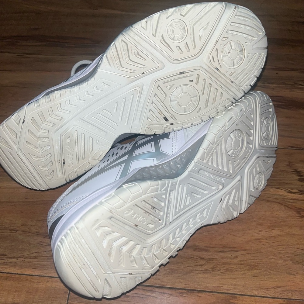 ASICS - Picture 5 of 5